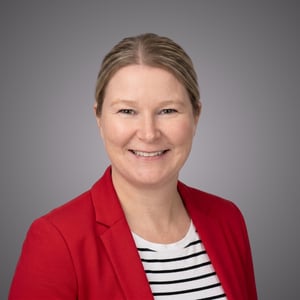 un portrait de Kathy Belzile chez Communications Pomerleau